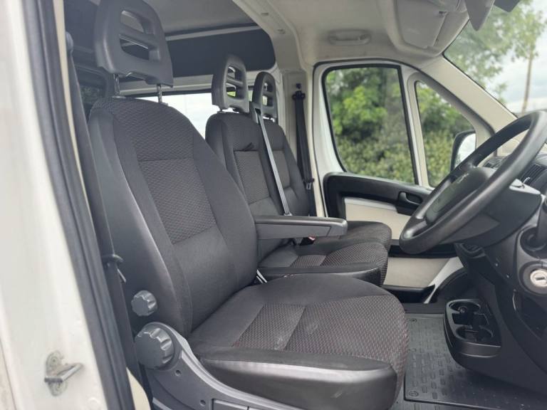 2020 Peugeot Boxer 2.0 BlueHDi 335 Built for Business Professional Crew Van 5dr Diesel Manual  PA...