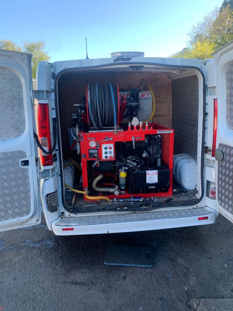 Drainage van with jetter already for work remote control jetter