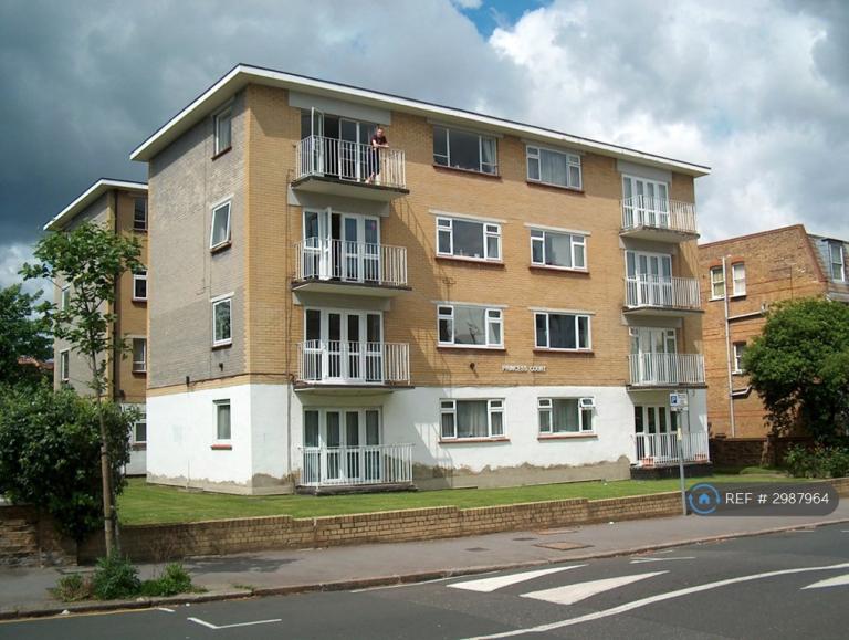 2 bedroom flat in Canning Road, Croydon, CR0 (2 bed) (#2987964)
