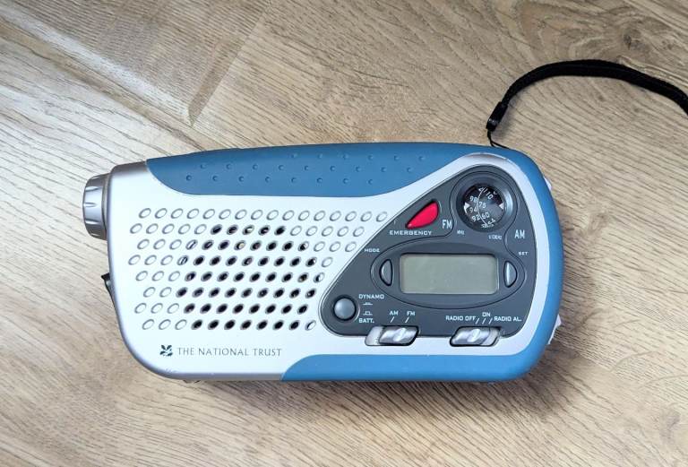 WIND UP/BATTERY RADIO, The National Trust Portable AM/FM – Good Working Condition, hardly been used.