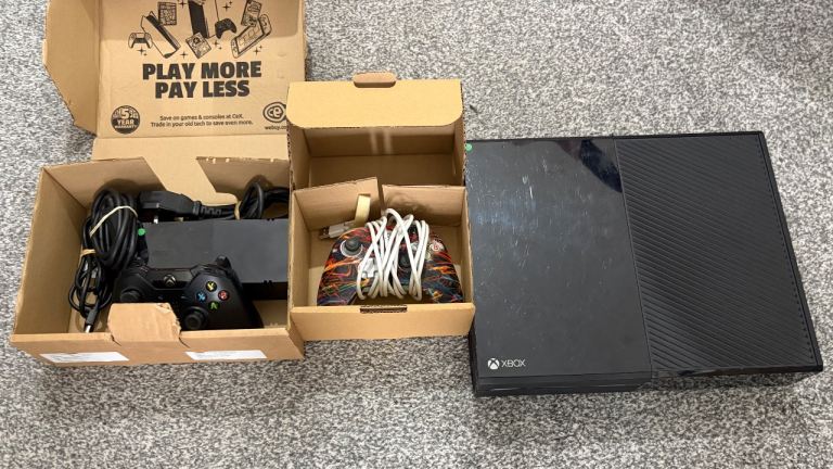 Xbox One Day One Edition with Two Controllers and 2K 25