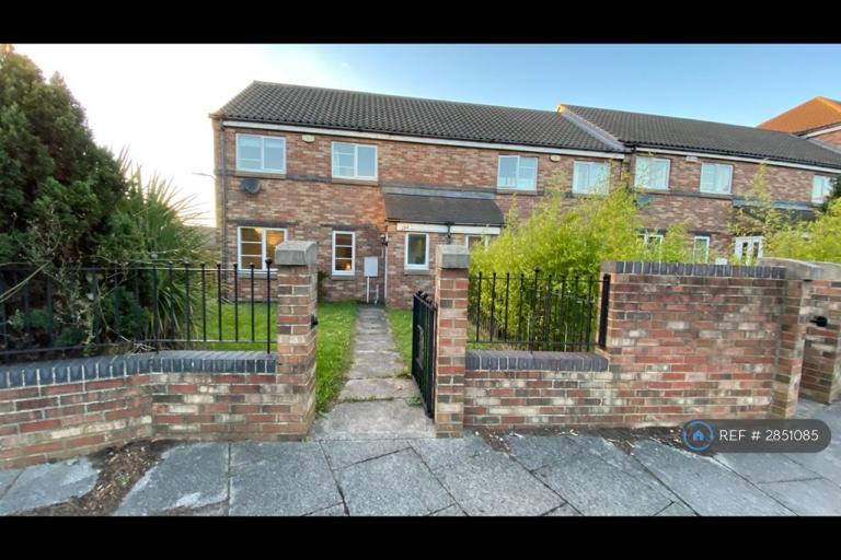 3 bedroom house in Bensham Road, Gateshead, NE8 (3 bed) (#2851085)