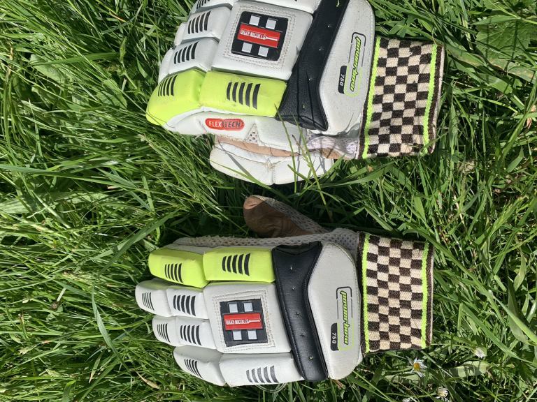 Gray Nicolls PowerBow 750 Cricket Bating Gloves 