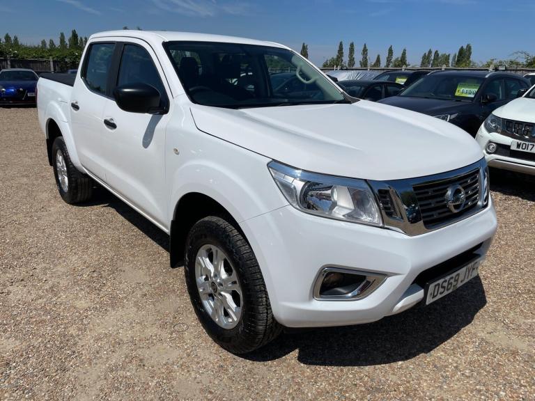2019 Nissan Navara 2.3 dCi Acenta 4WD Euro 6 (s/s) 4dr PICK UP Diesel Manual