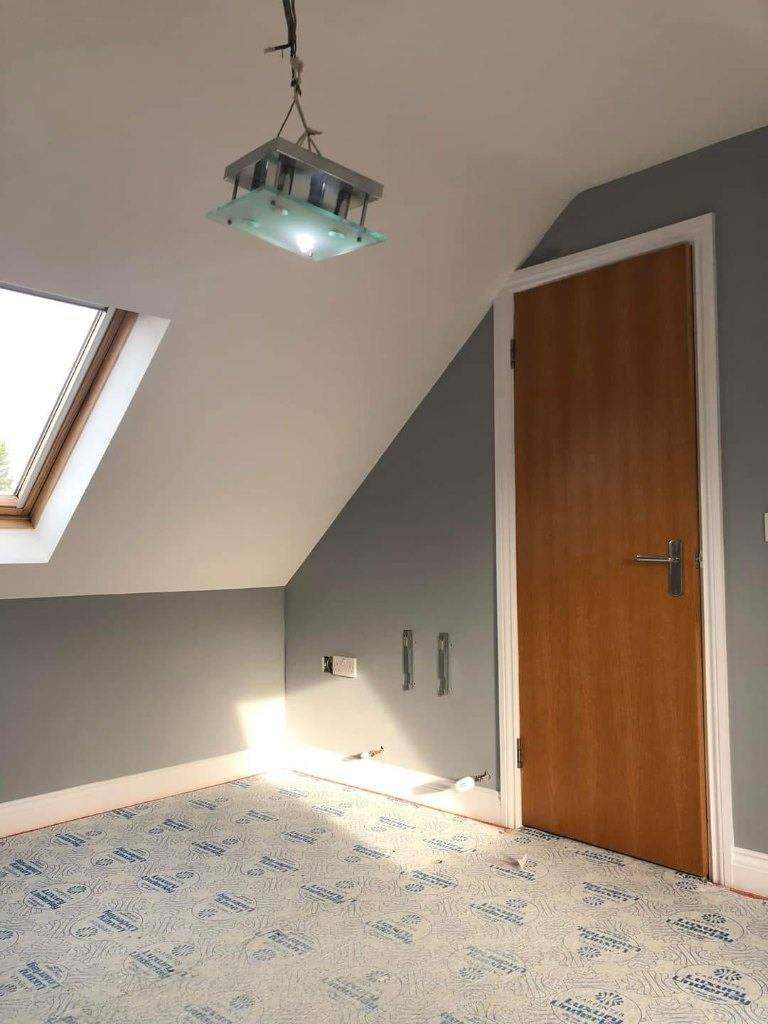 Expert Painter & Decorator Service 🖌️ Renovate Your Home - Wallpaper & Painting Specialists!