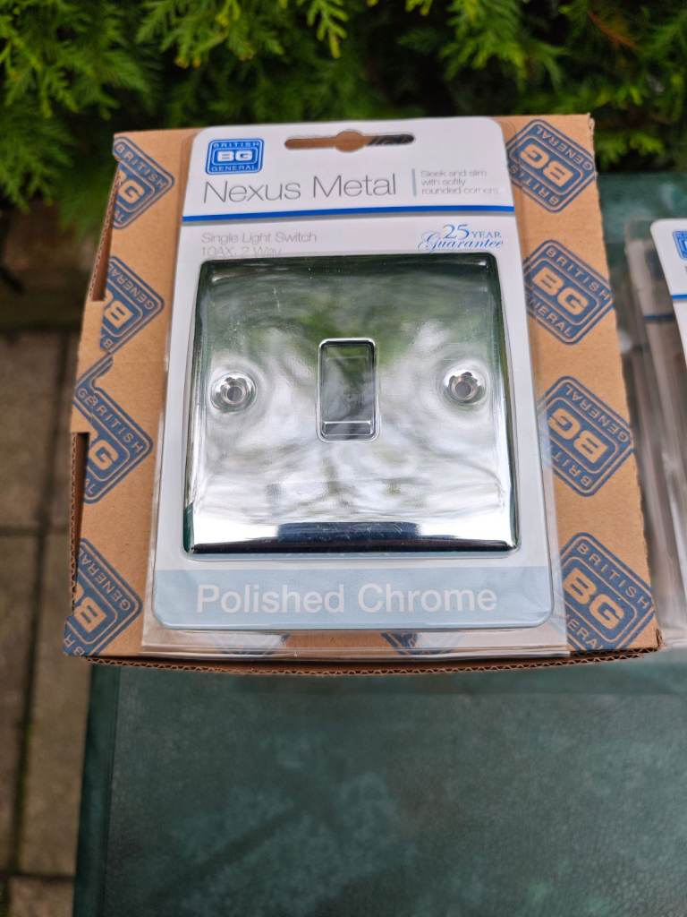 BG Nexus polished chrome with white inserts on sockets