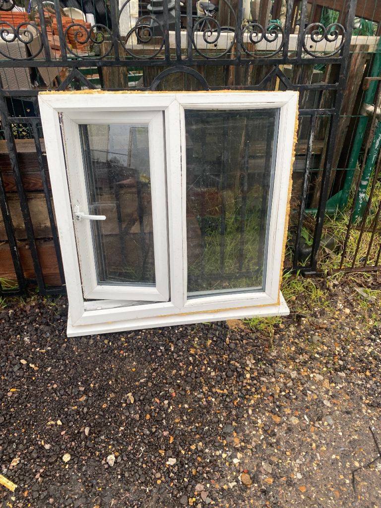UPVC WINDOW WITH SILL £75 