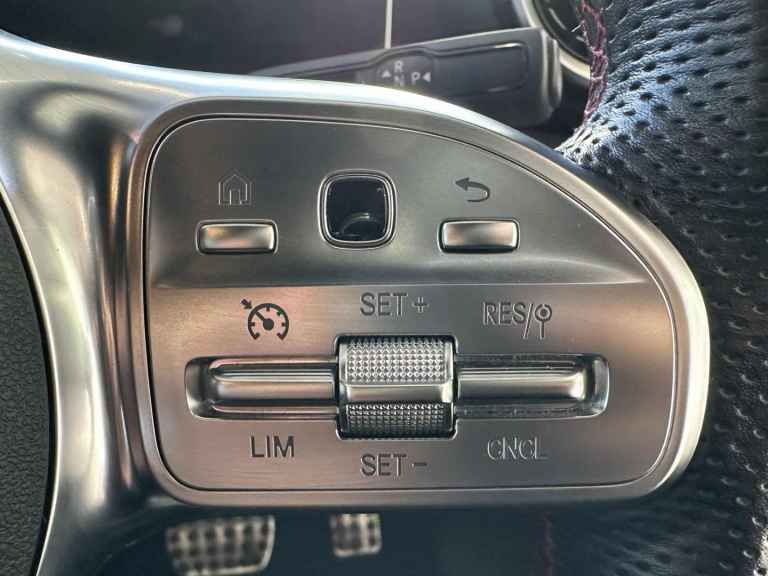 Mercedes-Benz A180 1.3 Petrol AMG Line (Executive) 7G-DCT