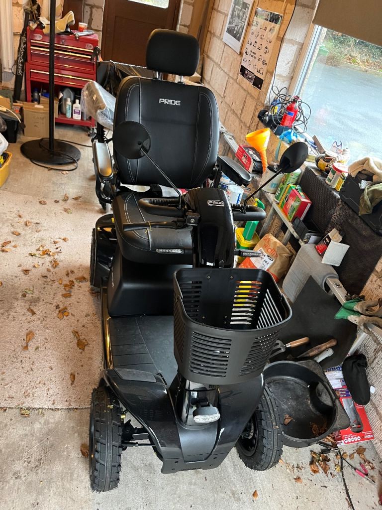 Pride Pursuit 2 mobility scooter *USED 6 TIMES ONLY. AS NEW*