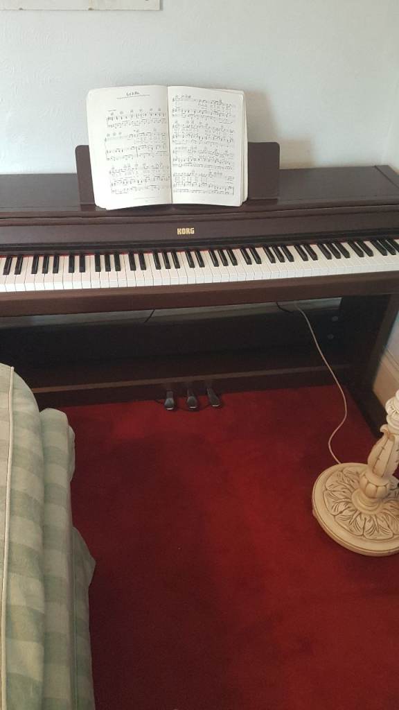 Korg Concert 6000 electric piano