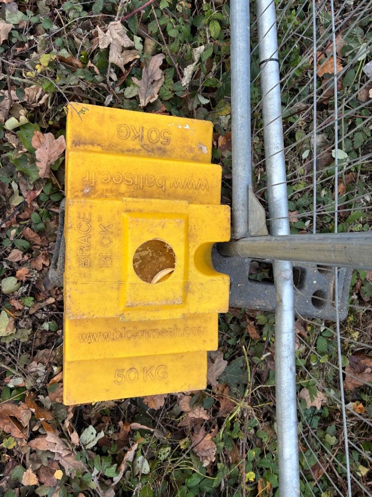 Want Heras Fencing Blok 50KG weights X10
