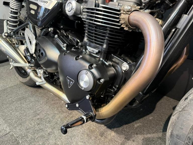 Triumph Speed Twin 1299 Motorcycle Red