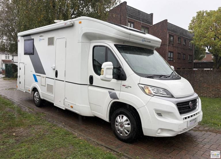 Adria Sunliving S70 SC