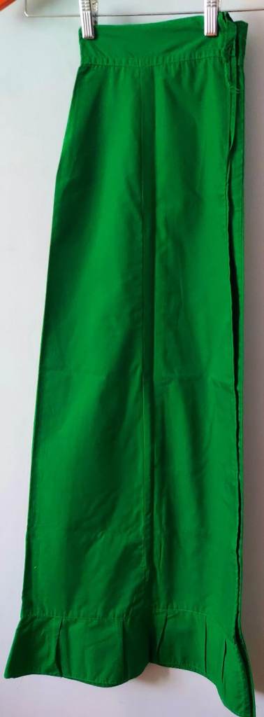 Green petticoat for saree