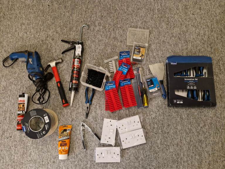 WICKES 710W DRILL/SCREW DRIVER/HAMER/SWITCHES/OTHER ITEMS