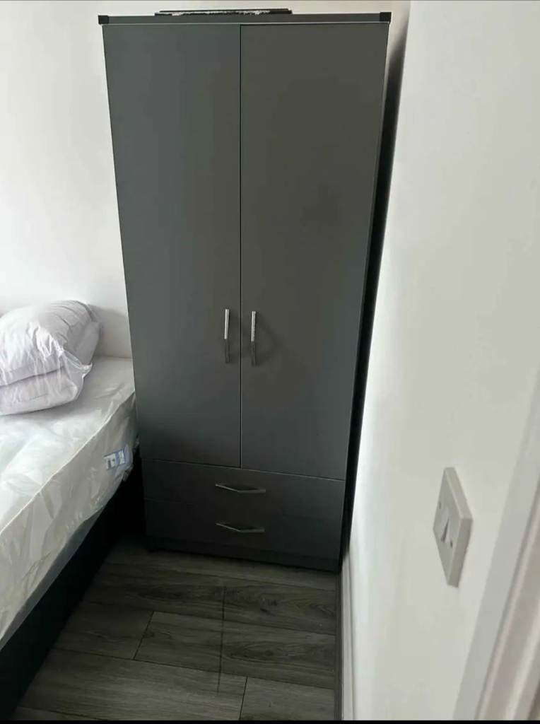 Rooms/uc/esa/pip/ensuite rooms available to rent 