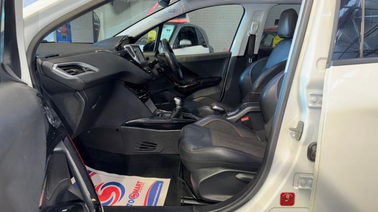 PEUGEOT 2008 1.2 PureTech GT Line White 5dr PANROOF+SATNAV+CRUISE+DAB 2017