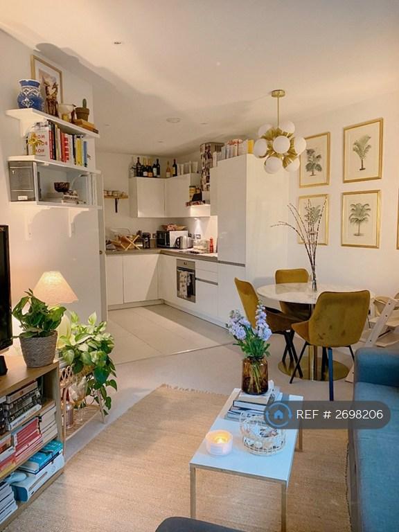 2 bedroom flat in Juniper Drive, London, SW18 (2 bed) (#2698206)