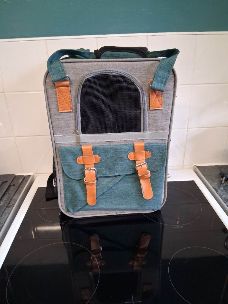 Small dog/cat carrier backpack