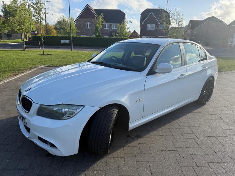 White BmW 320d for sale 
