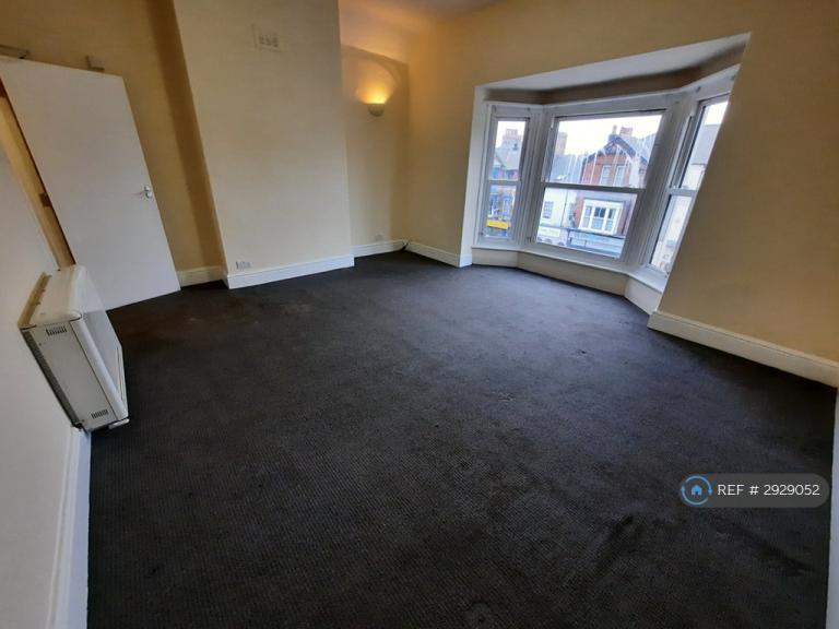 1 bedroom flat in Falsgrave Road, Scarborough, YO12 (1 bed) (#2929052)