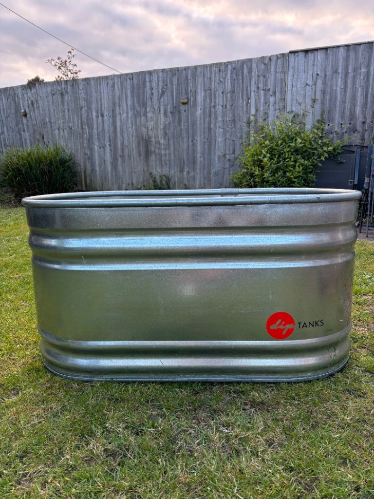 Farm animal water tank 