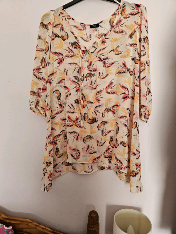 Ladies Tops Sizes 18 £3 Each