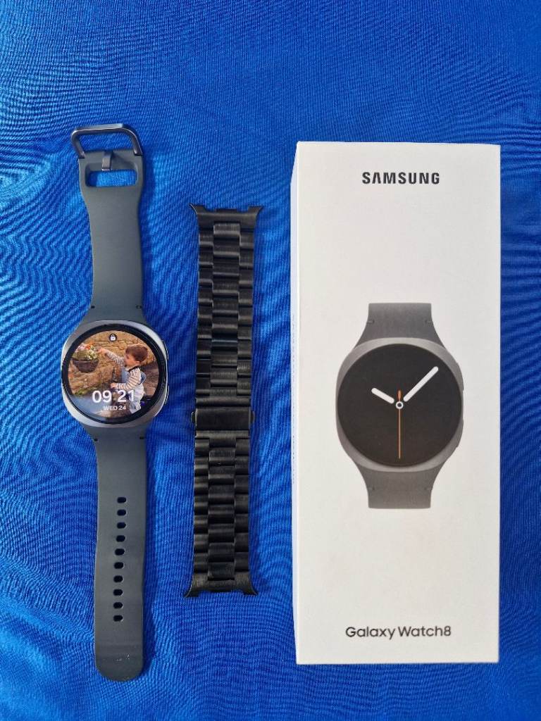 Samsung Galaxy Watch8 Smartwatch with Extra Strap