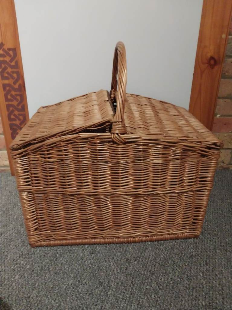Picnic basket
