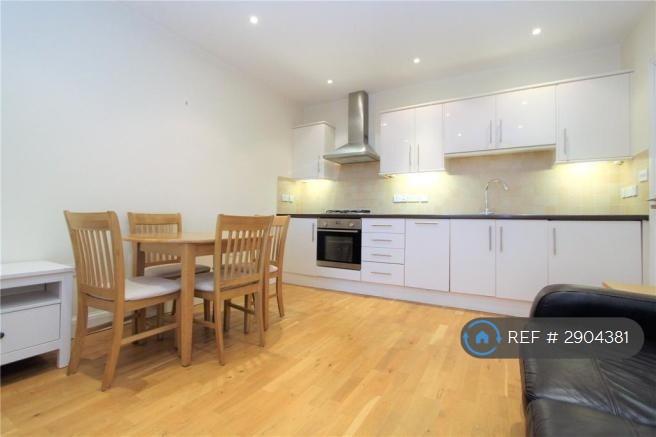 2 bedroom flat in Grange Park, London, W5 (2 bed) (#2904381)