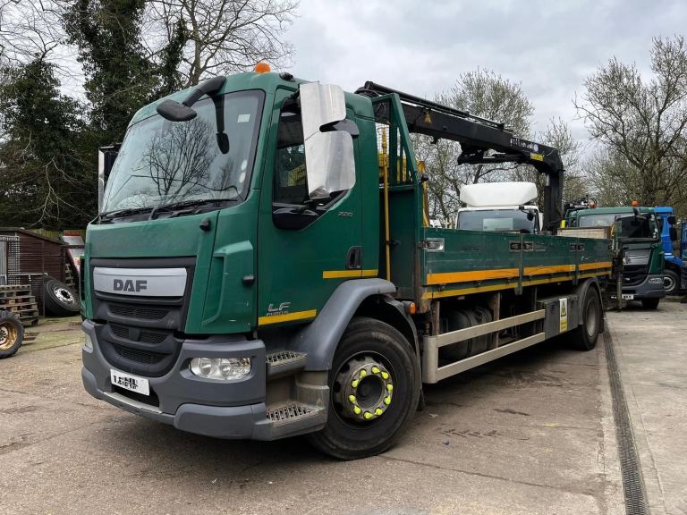 2016 DAF LF 55.220 18T DROPSIDE WITH HMF 1210 CRANE