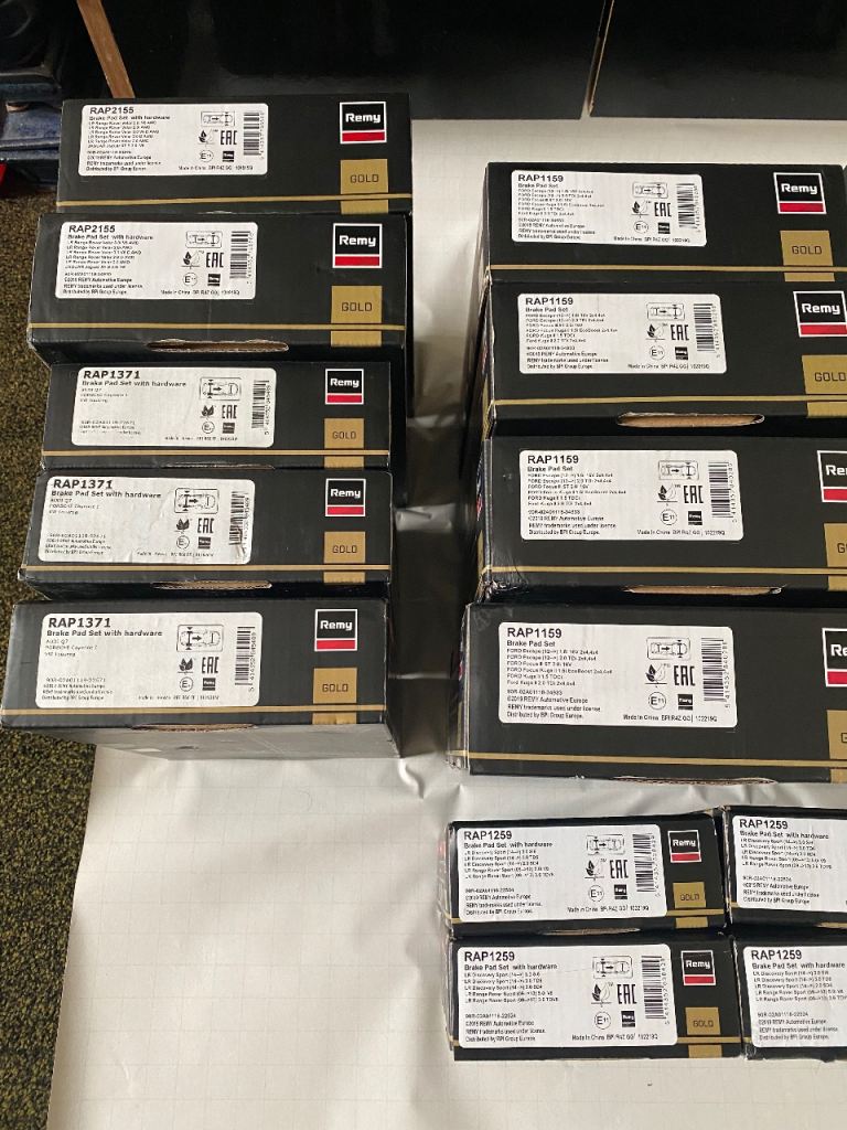 BRAKE PADS TO FIT BMW VW PORSCHE RANGE ROVER JAGUAR NEW SEALED JOB LOT