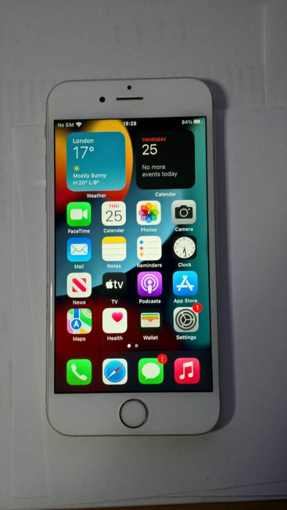 Apple iPhone 6S (MKQP2B/A) 64GB (Unlocked) GSM Smartphone, silver, with case