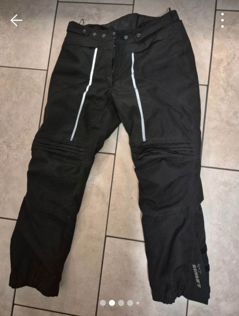 Ladies motorcycle clothing 