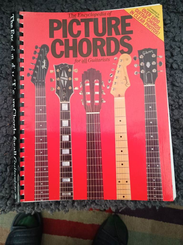 Encyclopedia of Picture Chords for Guitarists - Over 1500 Chords