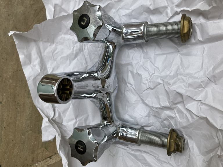 Chrome bath mixer tap set with shower attachment point, new