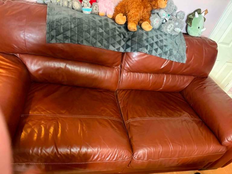 Burgundy couch 