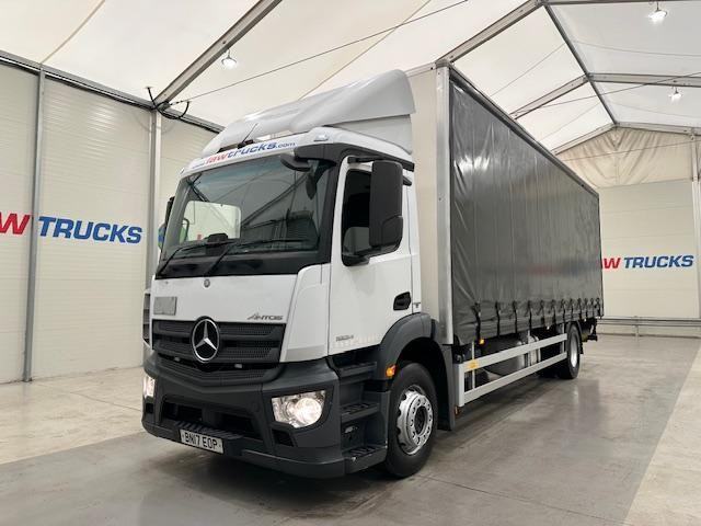 Mercedes Actros 1824 4x2 Day Cab Curtainsider