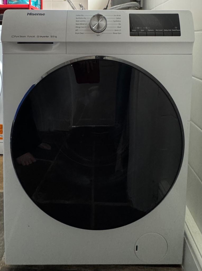 Hisense 9kg/6kg Washer Dryer - White, Excellent Condition