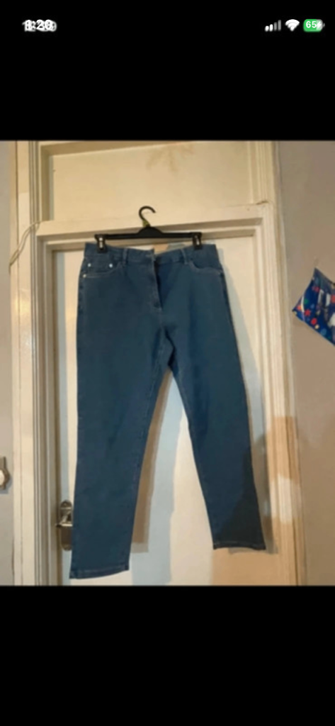 New woman’s jeans size 18