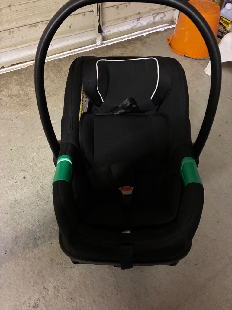 Child’s car seat with ISO Fix