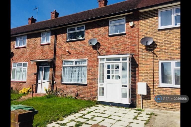 4 bedroom house in Restons Crescent, London, SE9 (4 bed) (#2956556)