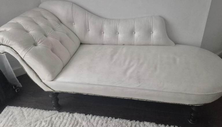 Comfy White Fabric Chaise Lounge in Good Nick