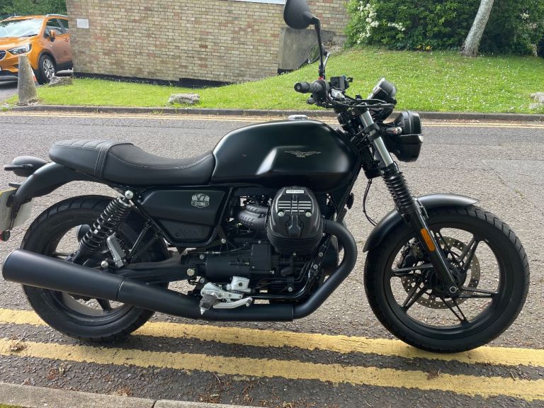 Moto Guzzi V7 Stone, 2022, 853 (cc)