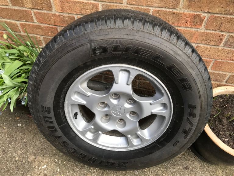 Bridgestone Dueler H/T (265/70/R16) Tyre