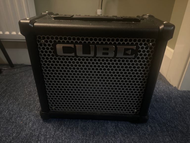 Roland Cube 10GX AMP FOR GUITAR