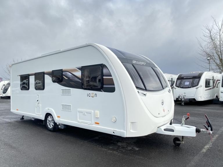 2021 SWIFT ICON i4 LUXURY 4 BERTH TOURING CARAVAN *ISLAND BED!*