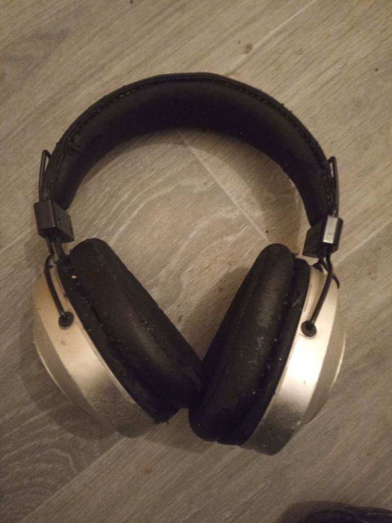 Bluetooth headphones 
