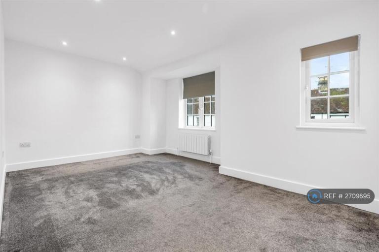 2 bedroom house in High Street, Widford, Ware, SG12 (2 bed) (#2709895)