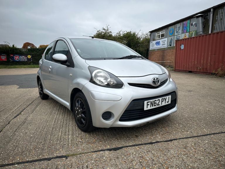 Toyota, AYGO, Hatchback, 2012, Manual, 998 (cc), 5 doors